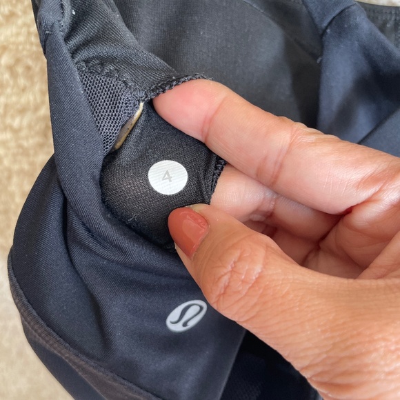 Lululemon Active Tank Tops Racerback Strappy Womens Black Size 4 Padded - Picture 8 of 9